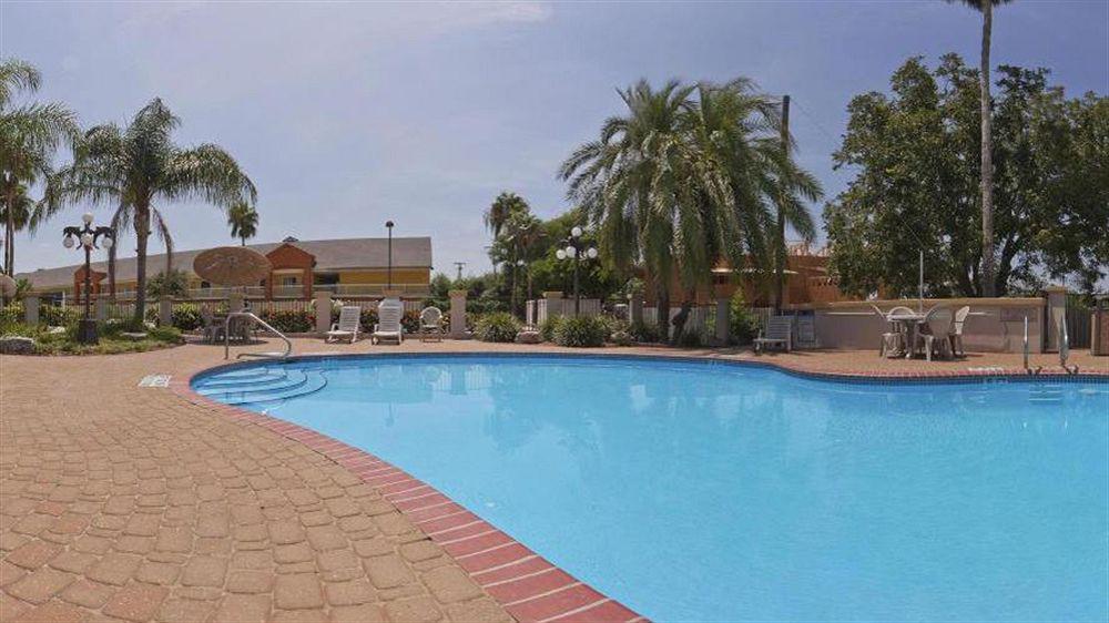 Holiday Inn Express Hotel And Suites Brownsville By Ihg Екстериор снимка