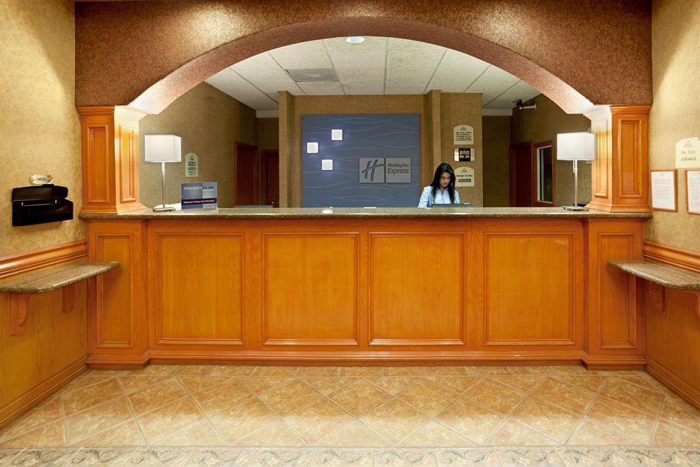 Holiday Inn Express Hotel And Suites Brownsville By Ihg Интериор снимка