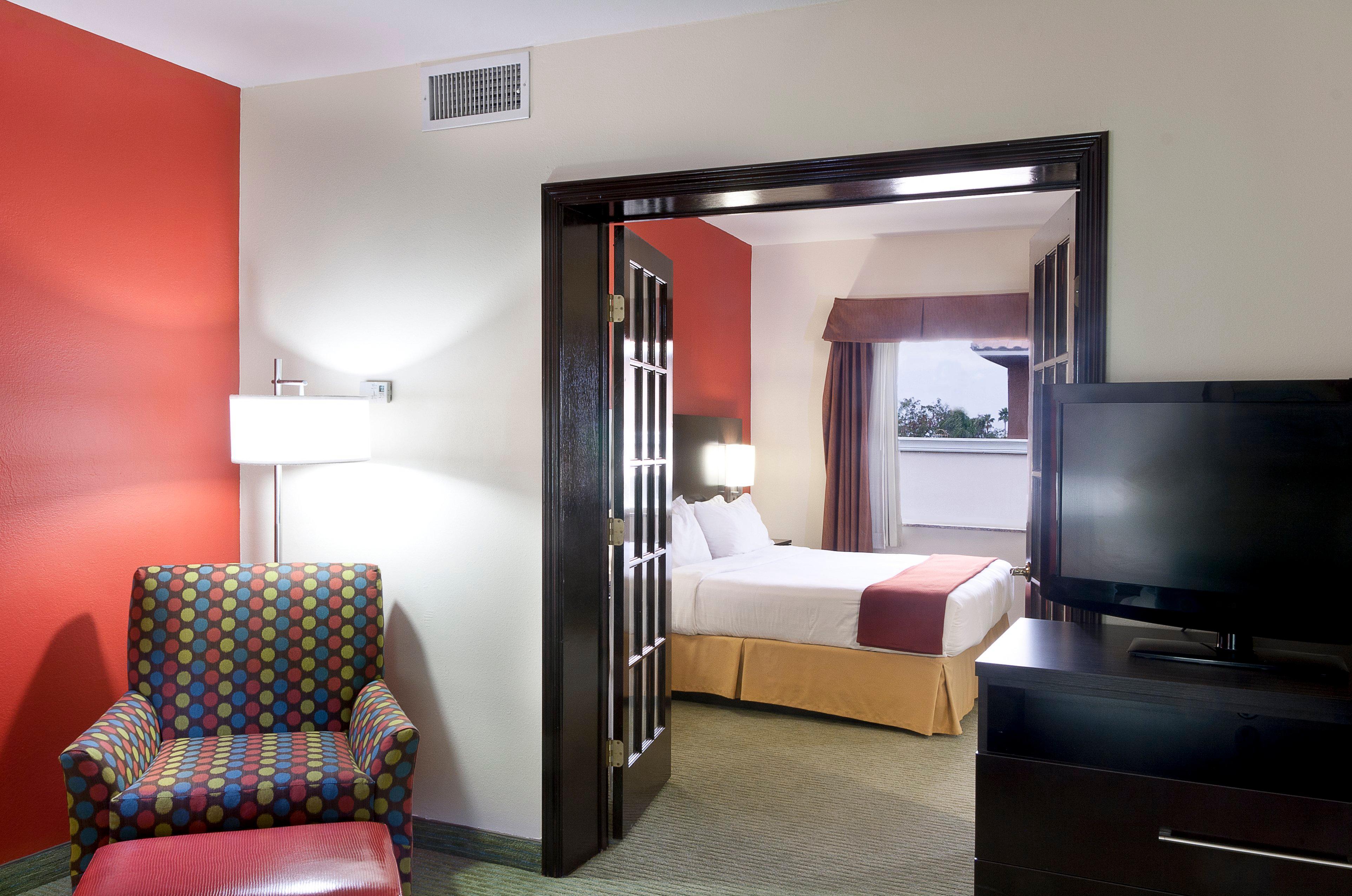 Holiday Inn Express Hotel And Suites Brownsville By Ihg Екстериор снимка