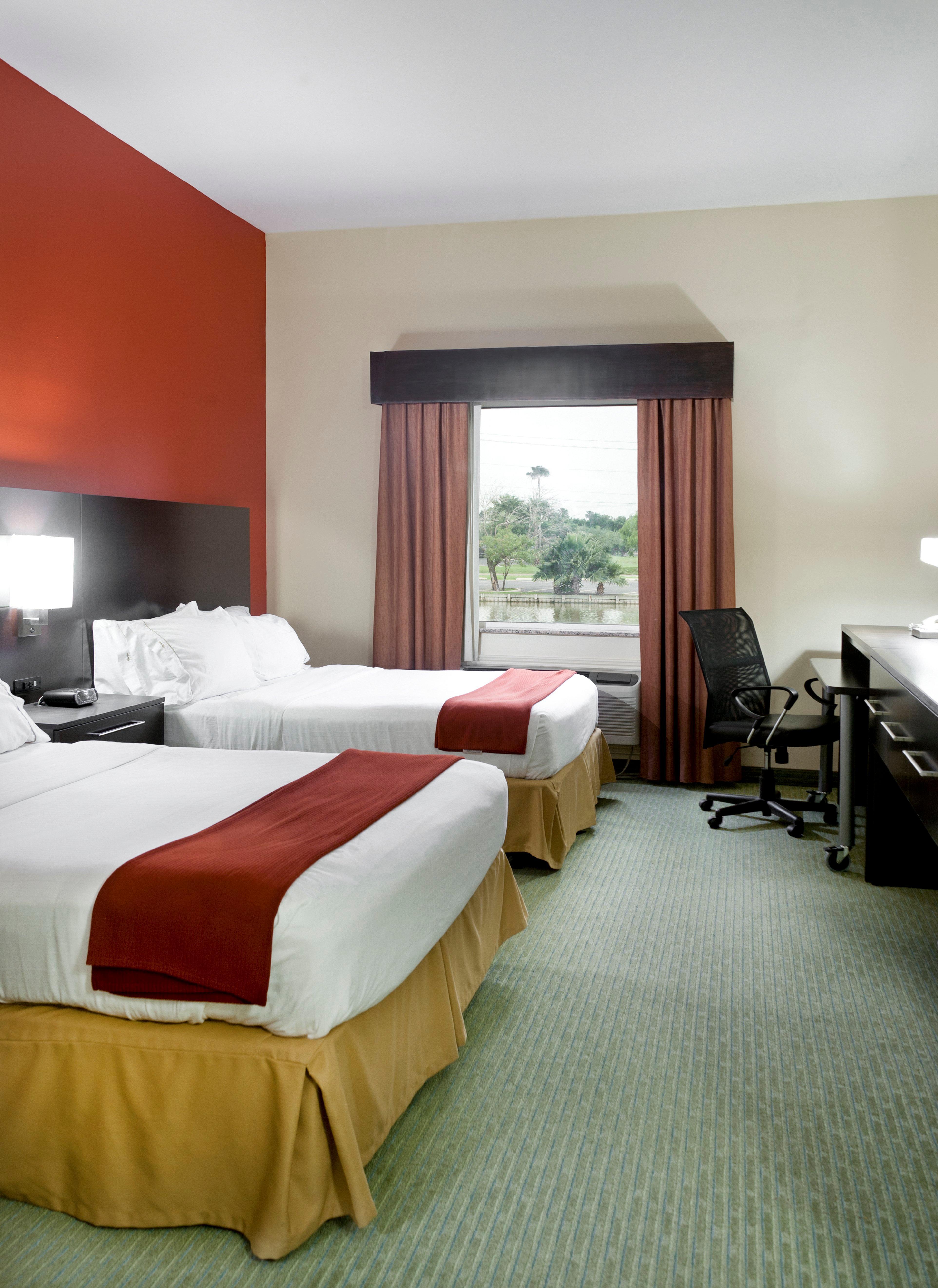 Holiday Inn Express Hotel And Suites Brownsville By Ihg Екстериор снимка