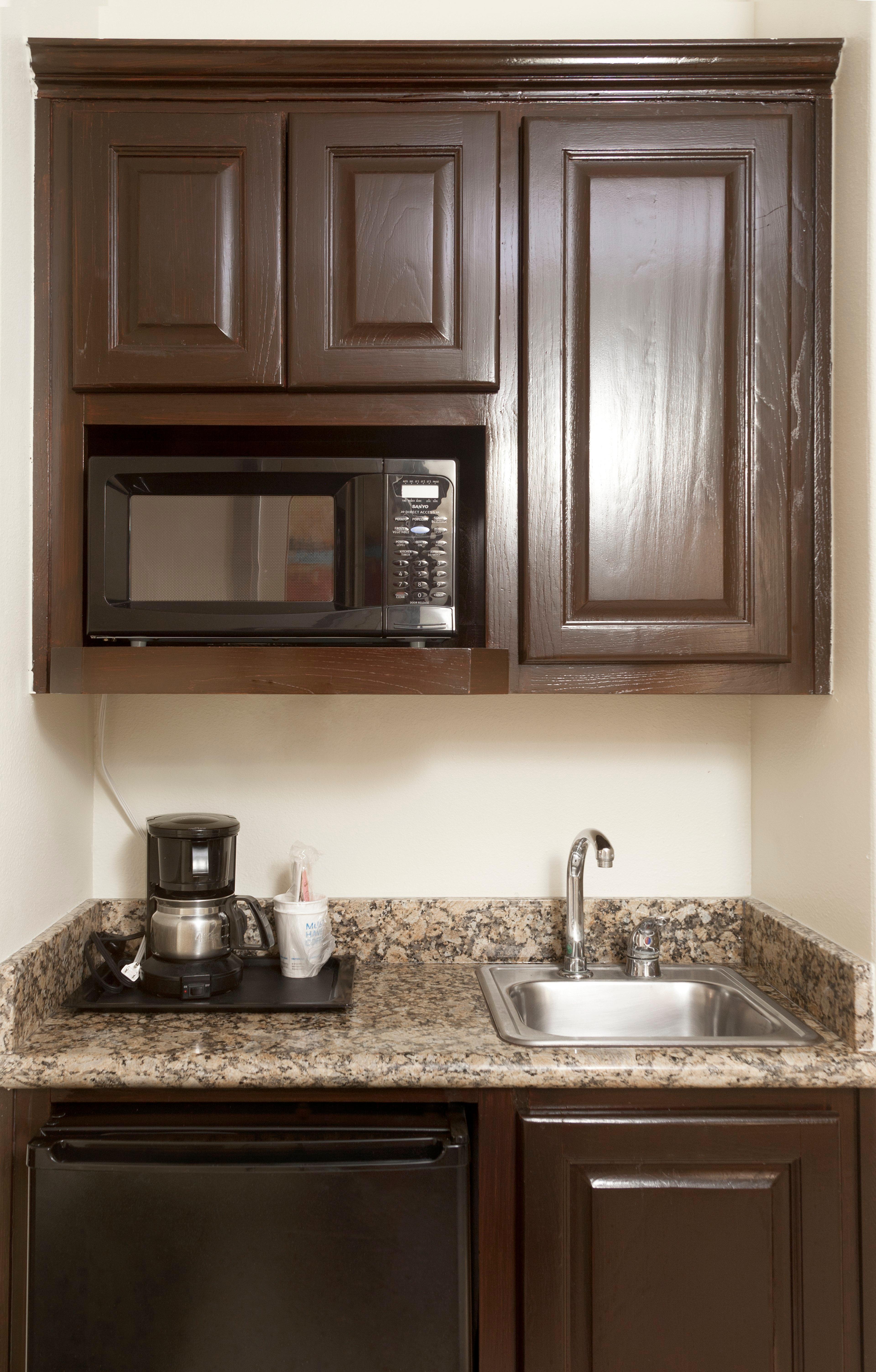 Holiday Inn Express Hotel And Suites Brownsville By Ihg Екстериор снимка