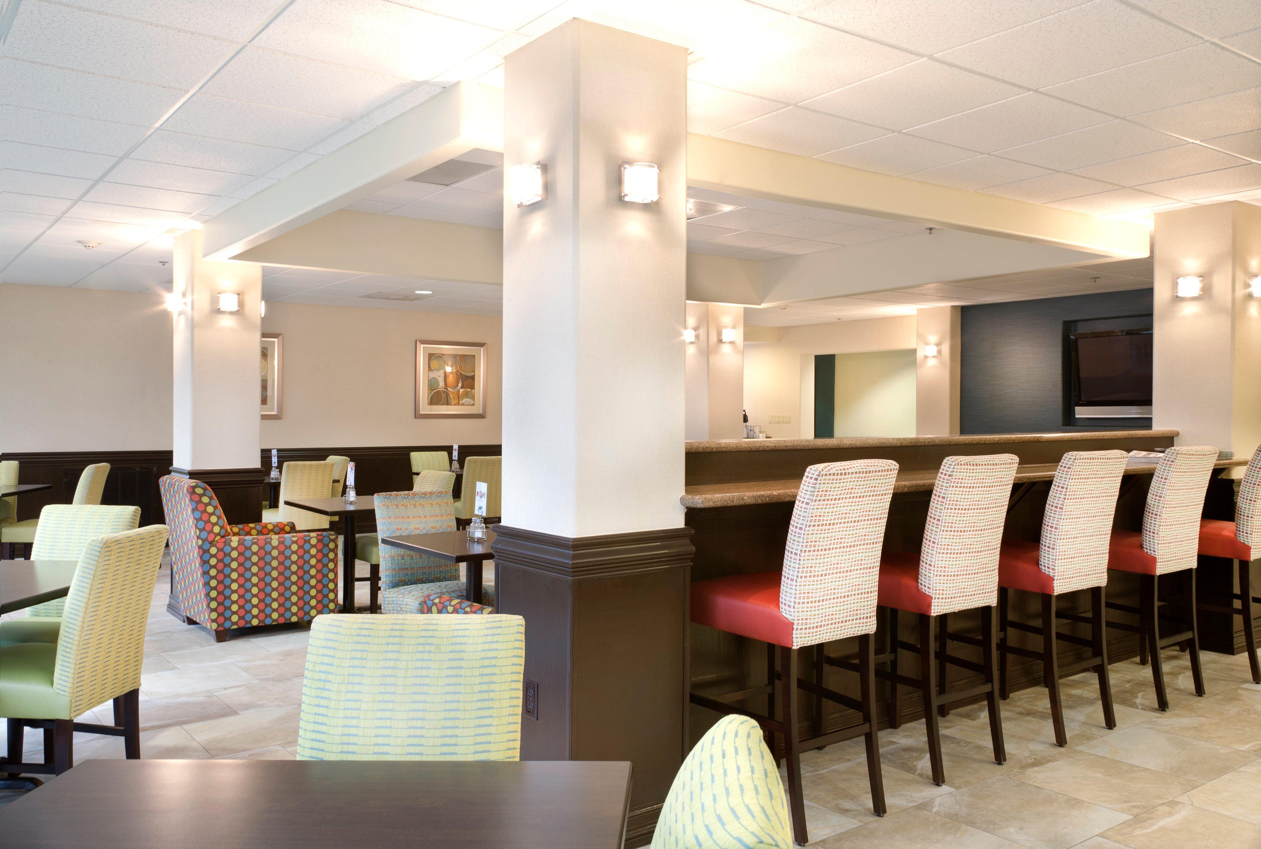 Holiday Inn Express Hotel And Suites Brownsville By Ihg Екстериор снимка