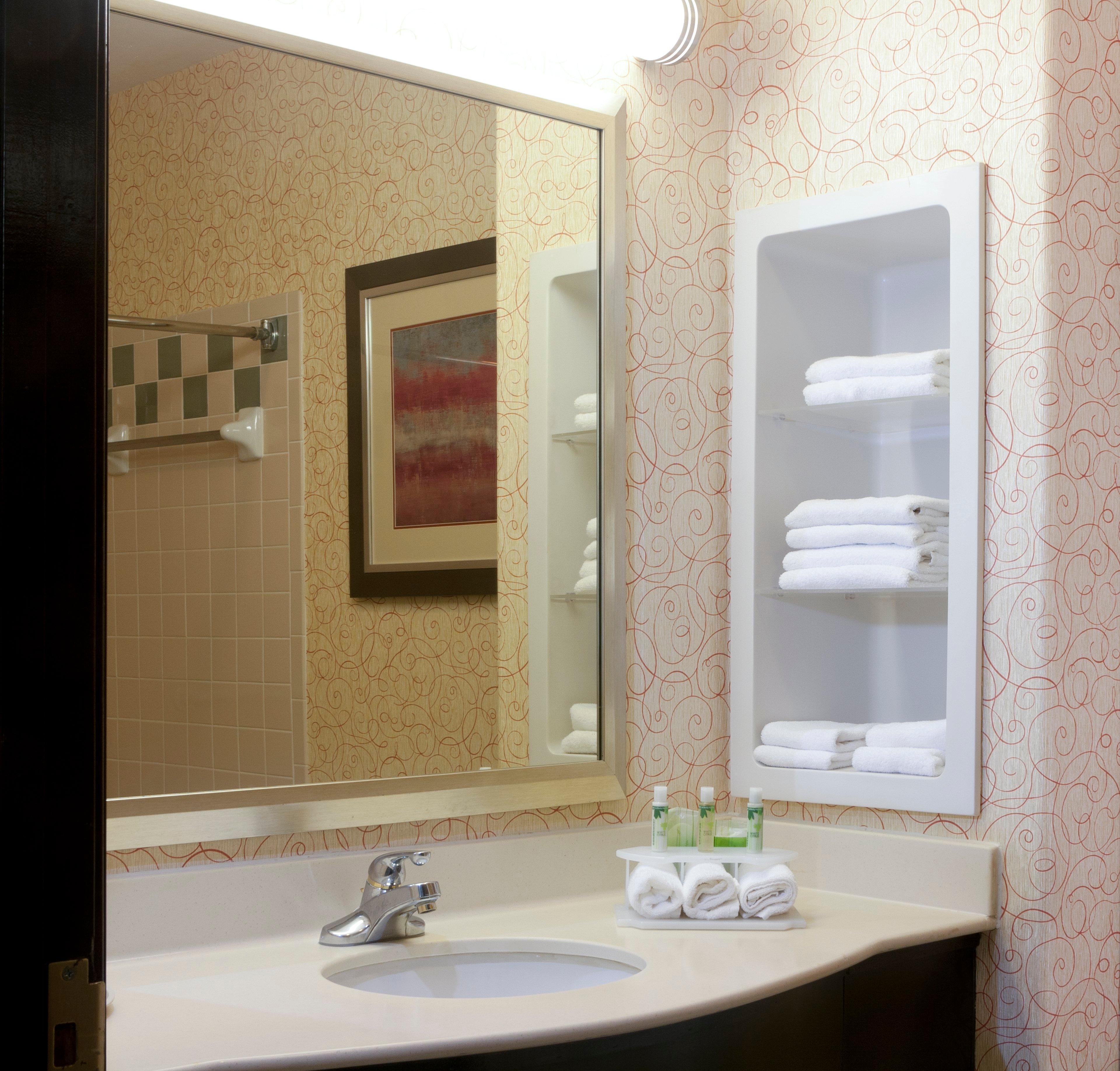 Holiday Inn Express Hotel And Suites Brownsville By Ihg Екстериор снимка