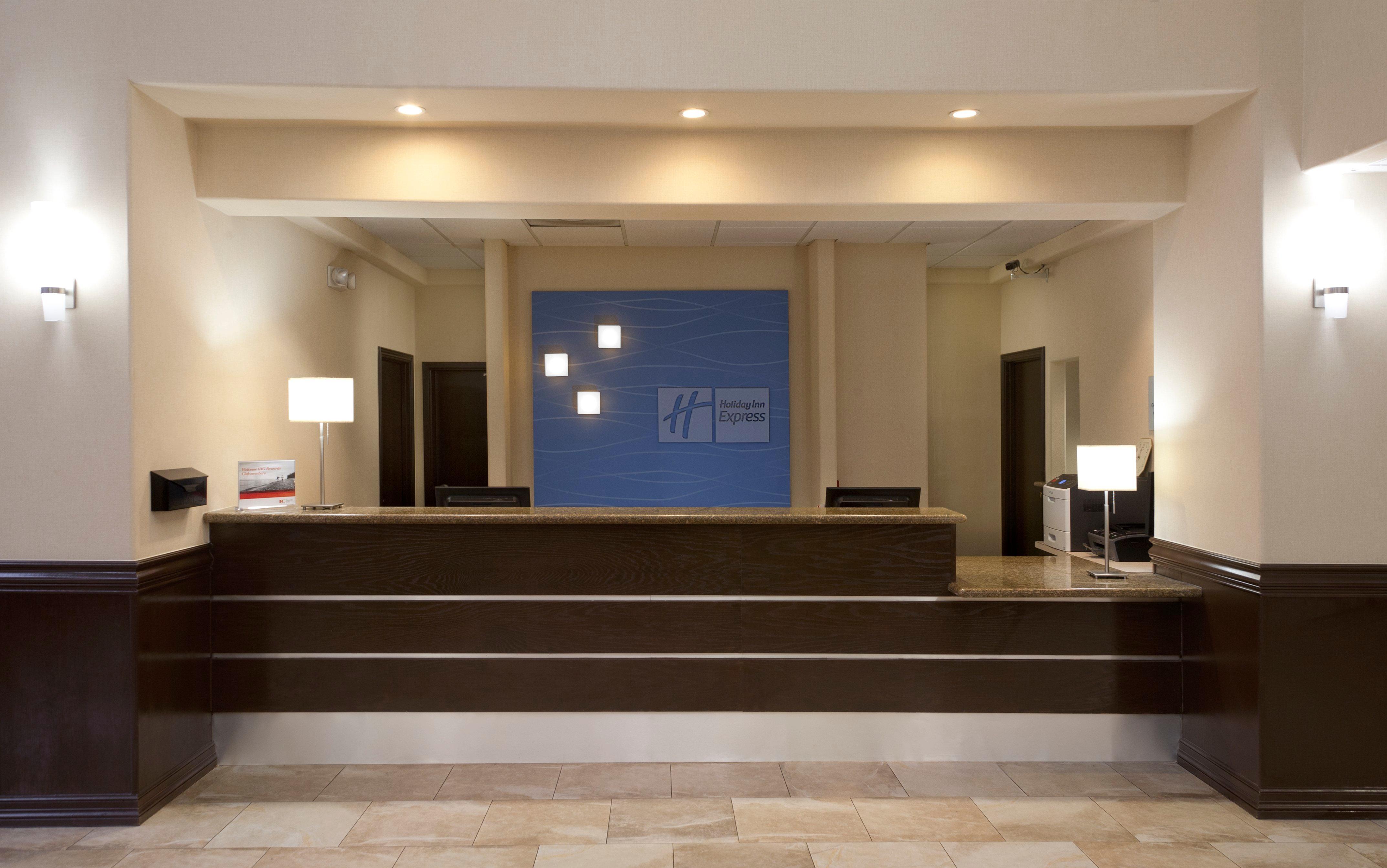Holiday Inn Express Hotel And Suites Brownsville By Ihg Екстериор снимка