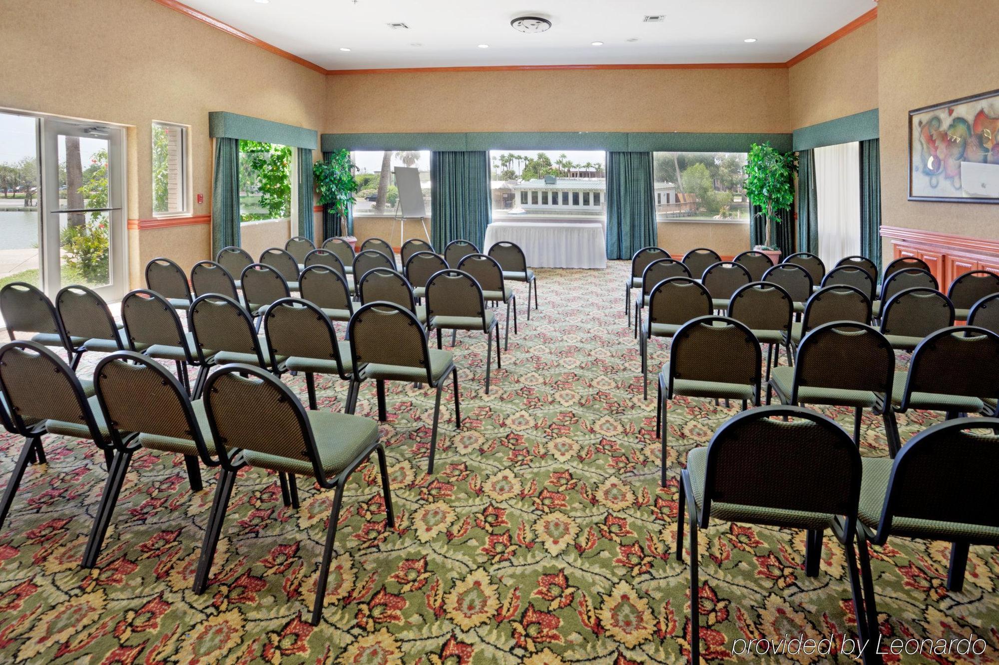Holiday Inn Express Hotel And Suites Brownsville By Ihg Екстериор снимка
