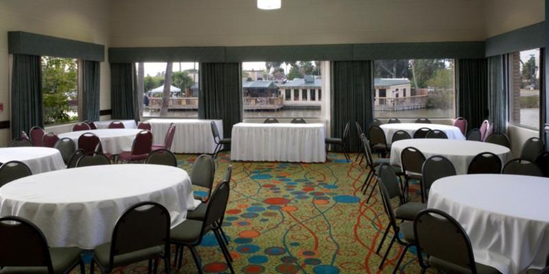 Holiday Inn Express Hotel And Suites Brownsville By Ihg Екстериор снимка