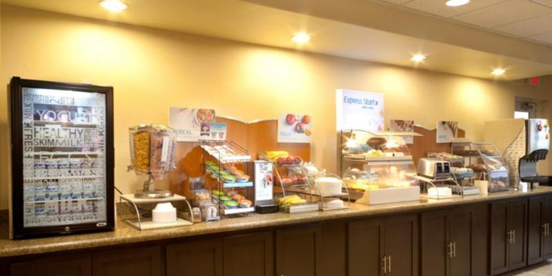 Holiday Inn Express Hotel And Suites Brownsville By Ihg Екстериор снимка
