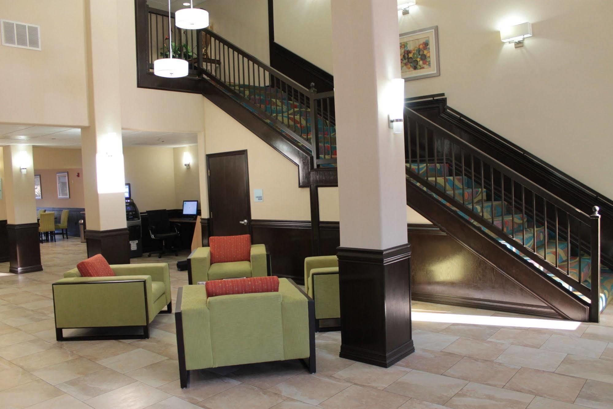 Holiday Inn Express Hotel And Suites Brownsville By Ihg Екстериор снимка