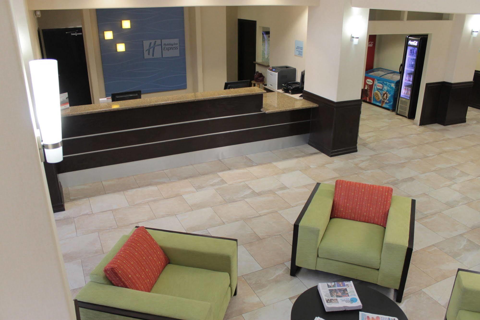 Holiday Inn Express Hotel And Suites Brownsville By Ihg Екстериор снимка