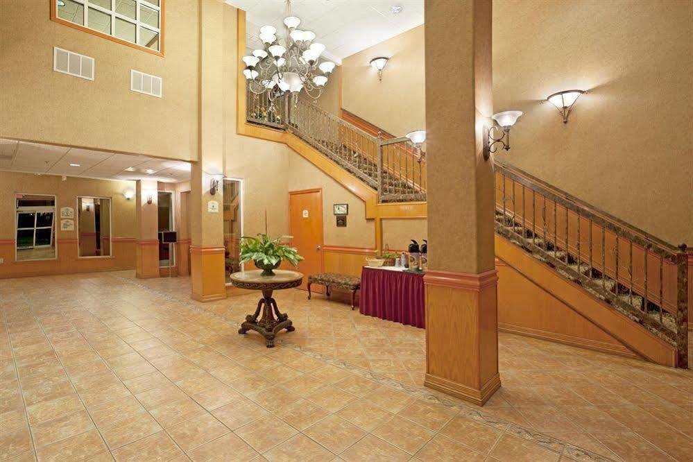 Holiday Inn Express Hotel And Suites Brownsville By Ihg Екстериор снимка
